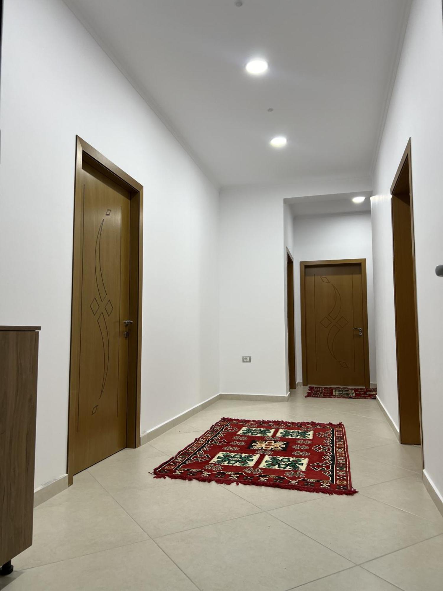 Guesthouse Osumi Berat Eksteriør bilde