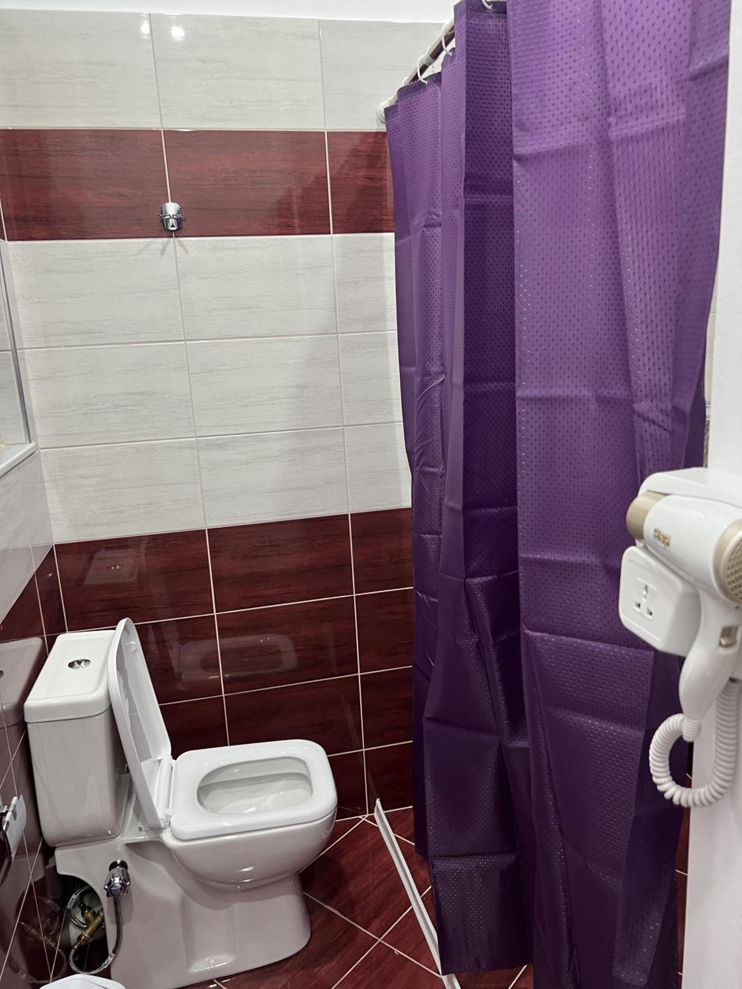 Guesthouse Osumi Berat Eksteriør bilde