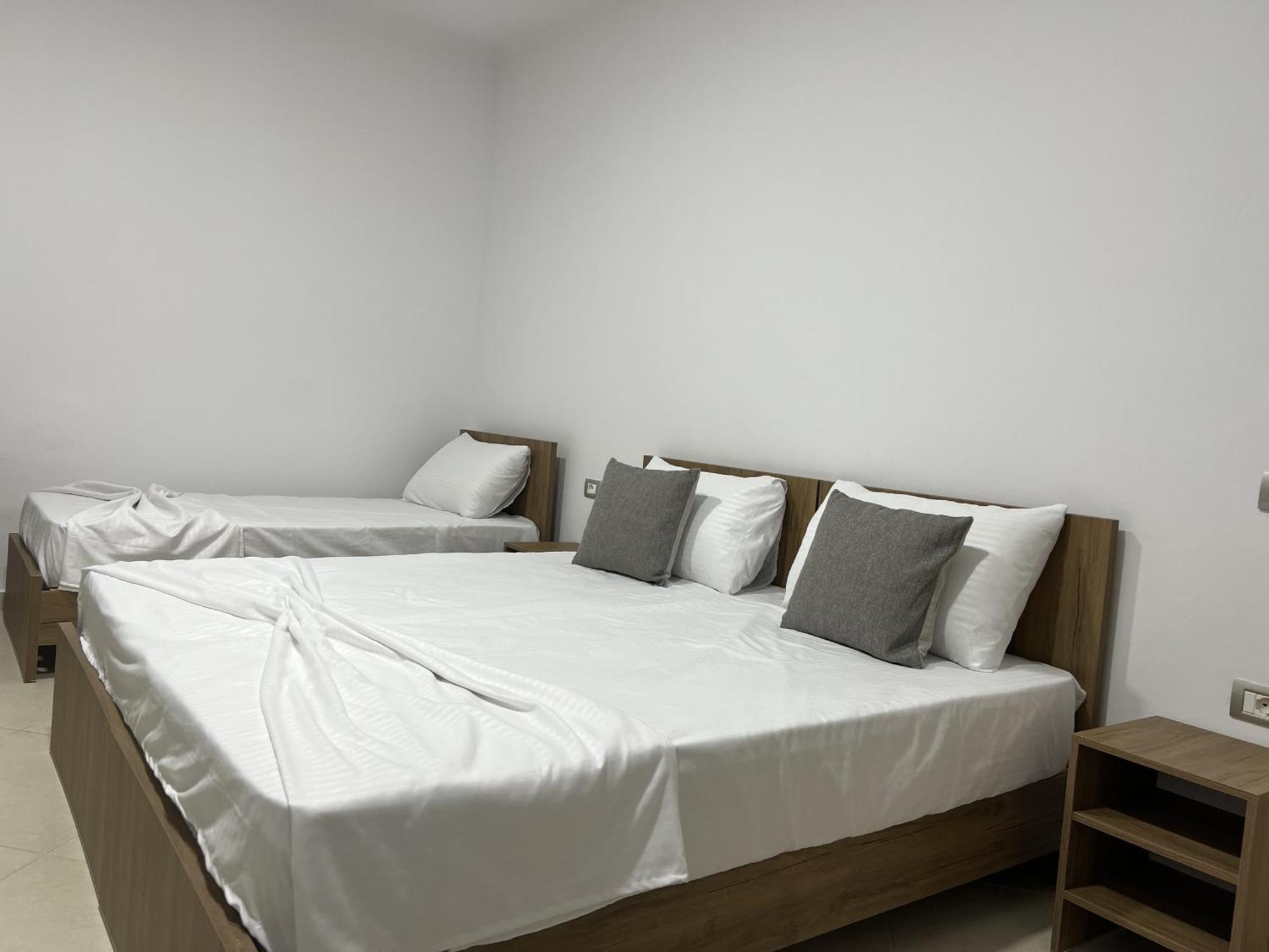 Guesthouse Osumi Berat Eksteriør bilde